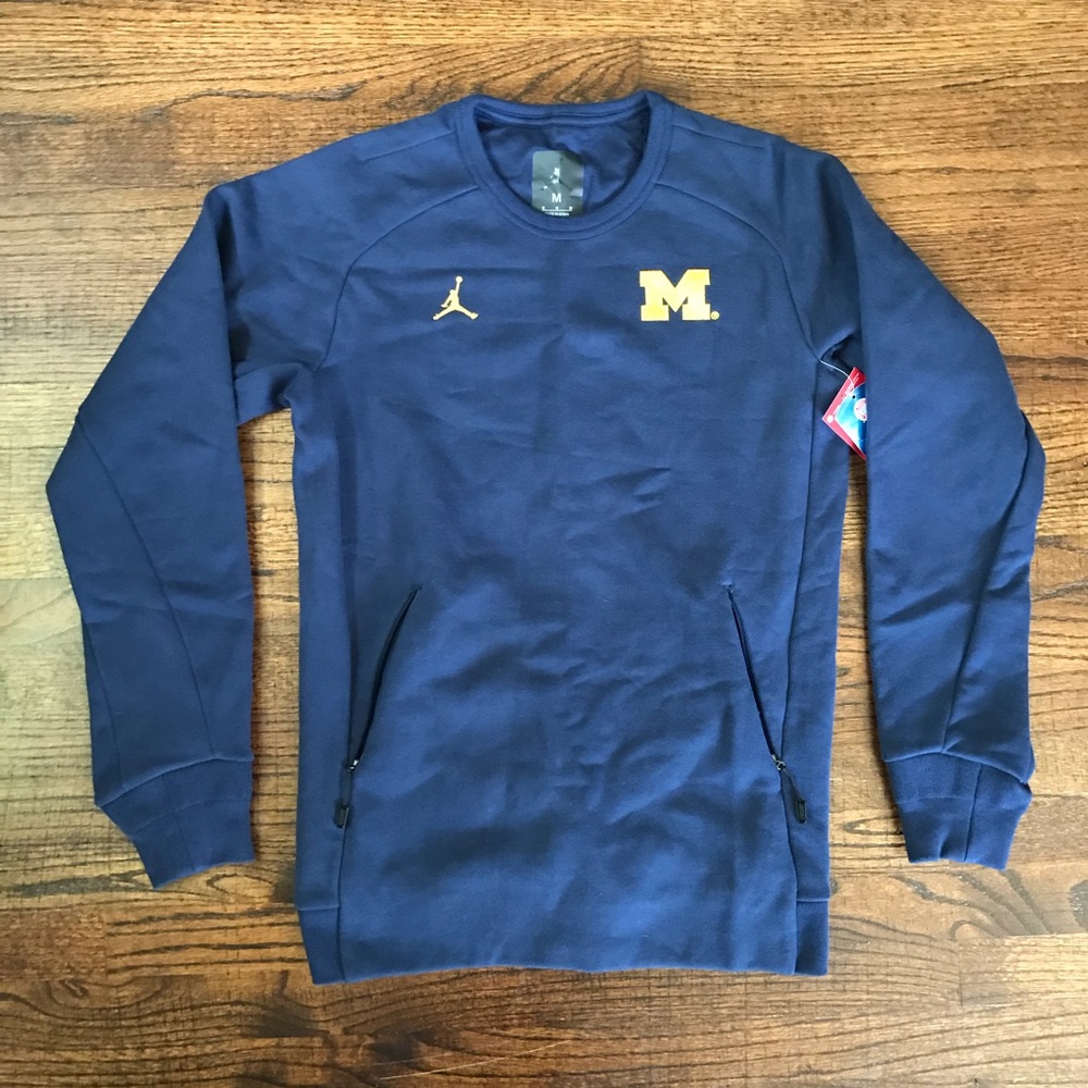 Air Jordan navy U of M crewneck Sz M